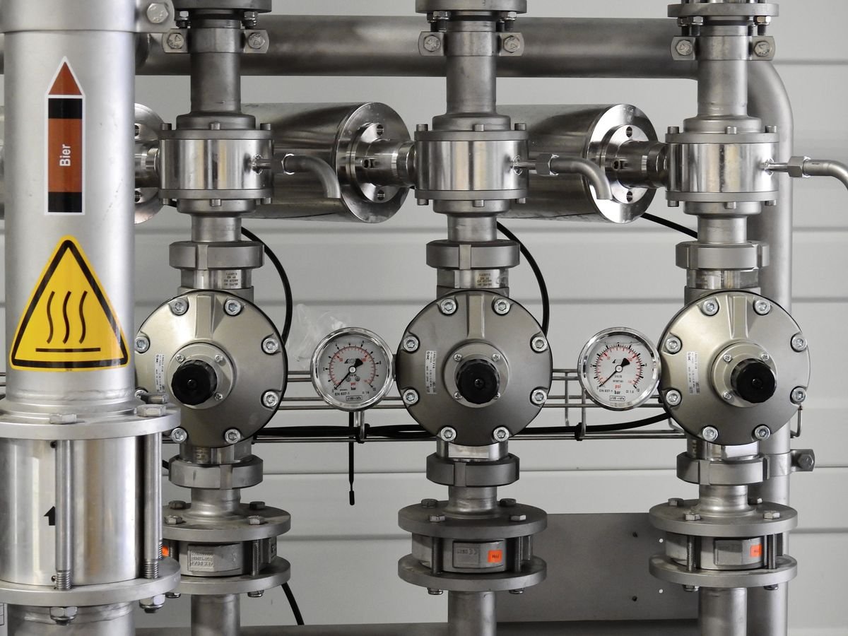 Pressure gauges on process line